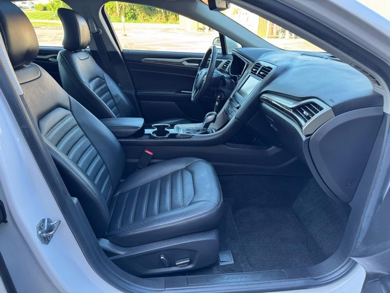 Ford Fusion SE 2016