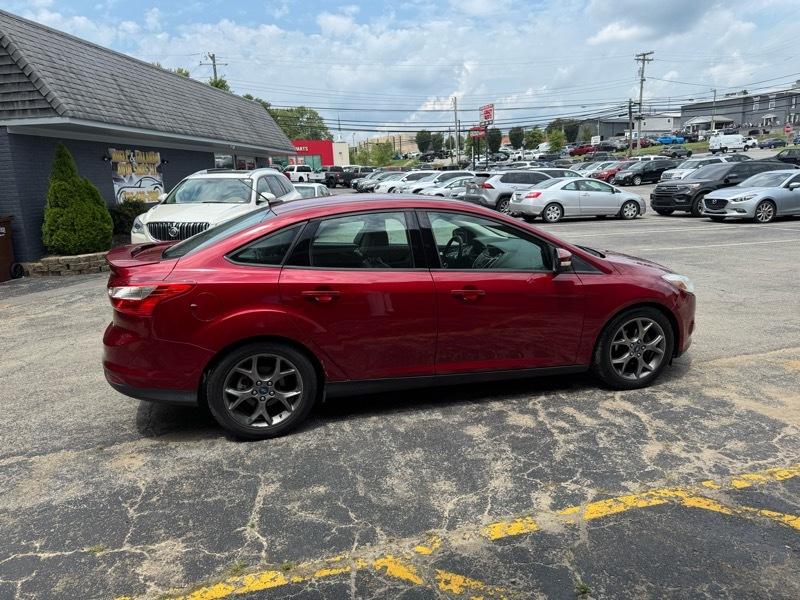 Ford Focus SE Sedan 2013
