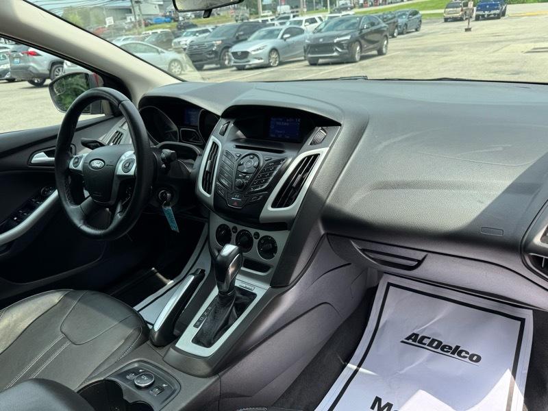 Ford Focus SE Sedan 2013