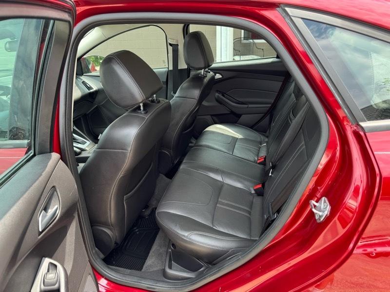 Ford Focus SE Sedan 2013