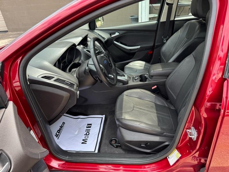 Ford Focus SE Sedan 2013