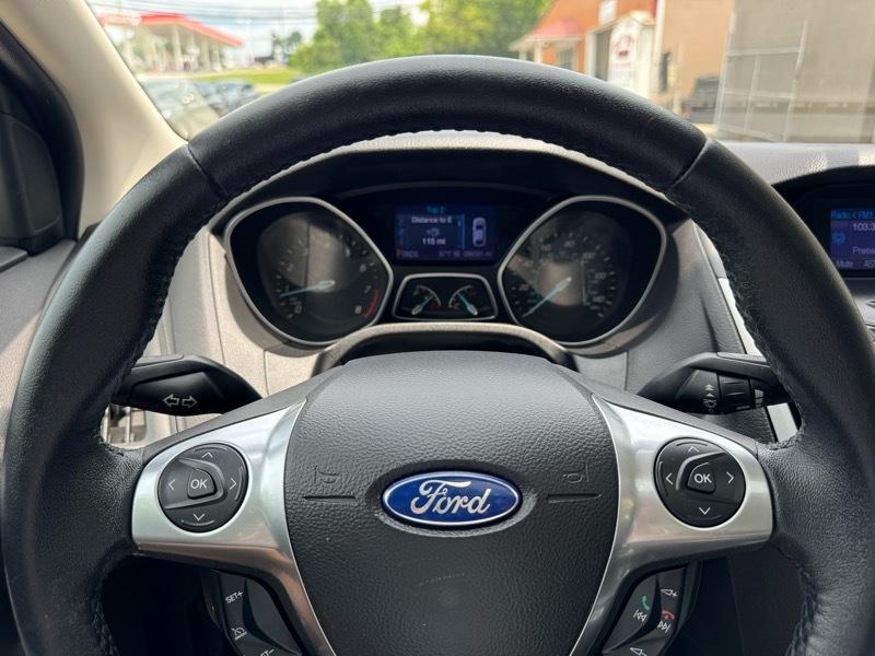 Ford Focus SE Sedan 2013
