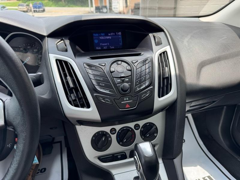 Ford Focus SE Sedan 2013