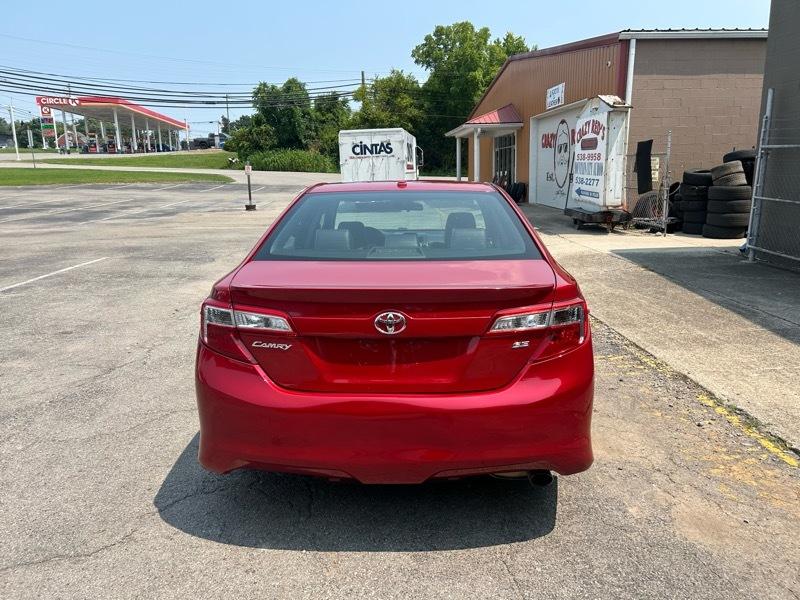 Toyota Camry SE 2012