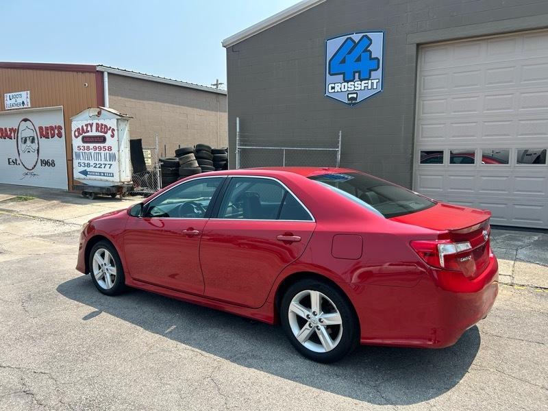 Toyota Camry SE 2012