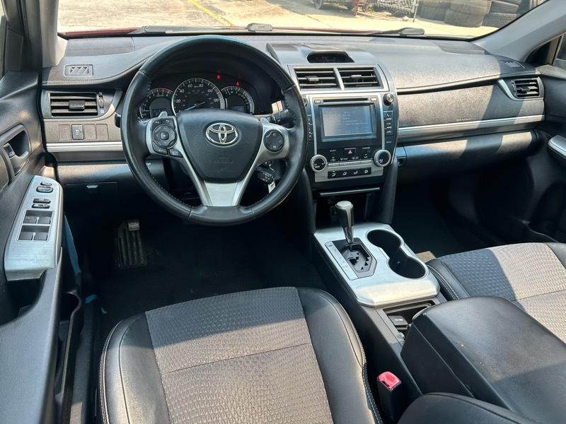 Toyota Camry SE 2012