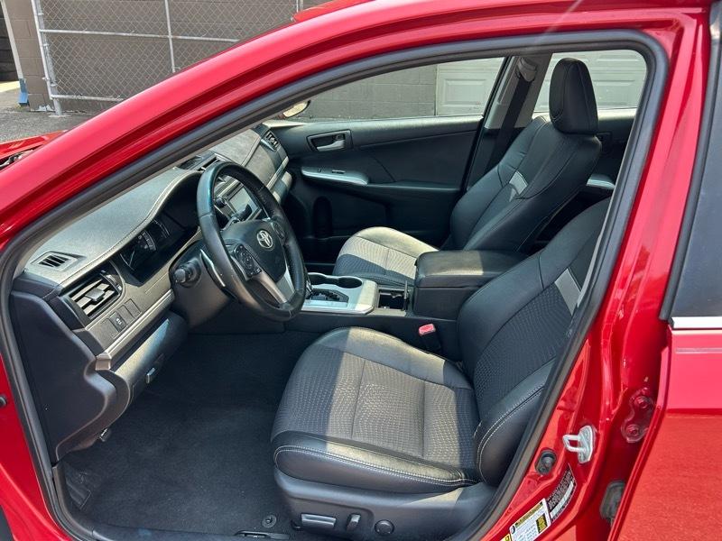 Toyota Camry SE 2012