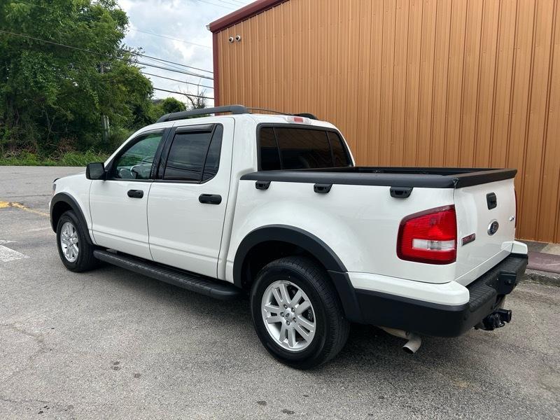 Ford Explorer Sport Trac XLT 4.0L 4WD 2010