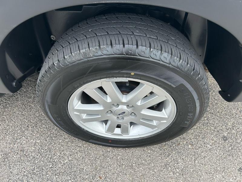 Ford Explorer Sport Trac XLT 4.0L 4WD 2010