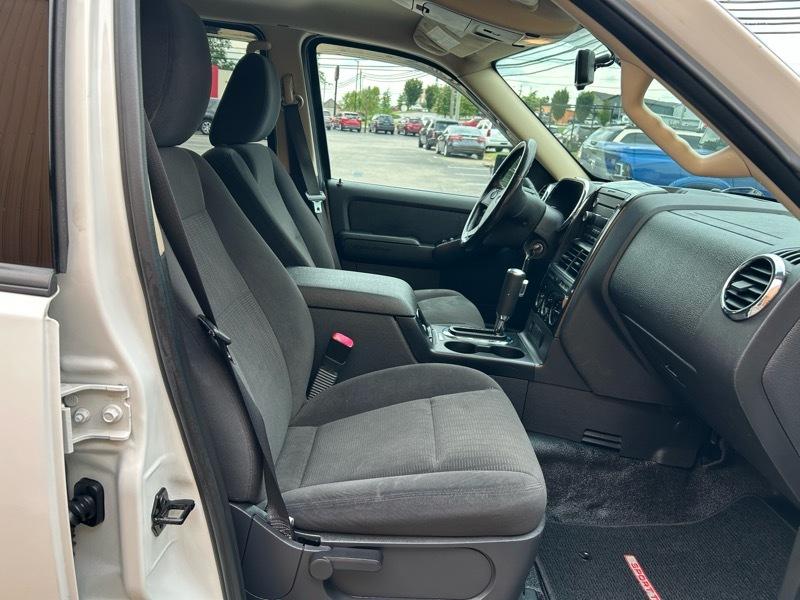 Ford Explorer Sport Trac XLT 4.0L 4WD 2010