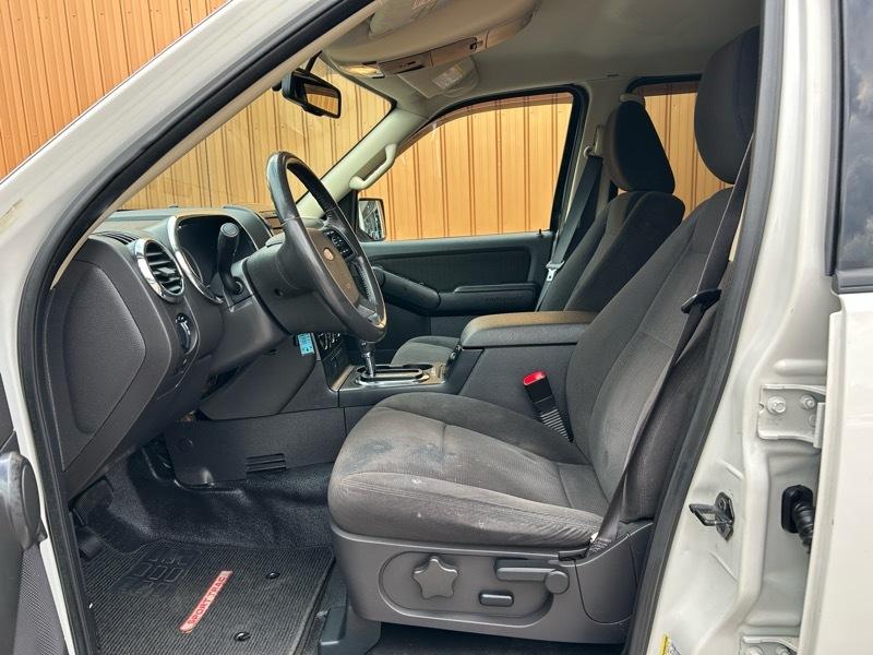 Ford Explorer Sport Trac XLT 4.0L 4WD 2010
