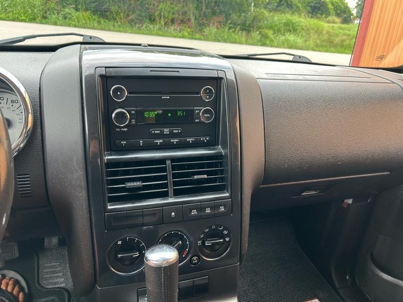 Ford Explorer Sport Trac XLT 4.0L 4WD 2010