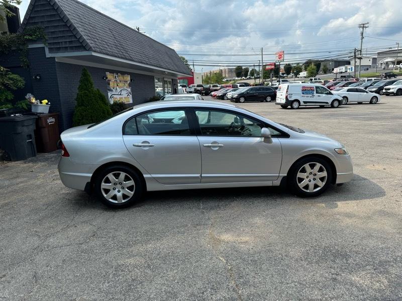 Honda Civic LX Sedan 5-Speed AT 2009