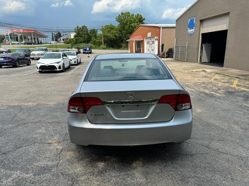 Honda Civic LX Sedan 5-Speed AT 2009