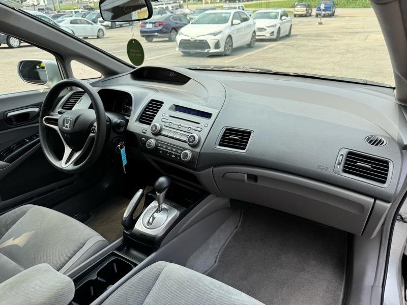 Honda Civic LX Sedan 5-Speed AT 2009
