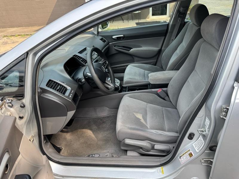 Honda Civic LX Sedan 5-Speed AT 2009