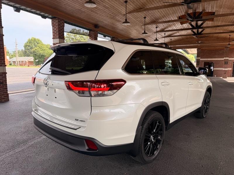 Toyota Highlander SE AWD V6 2019