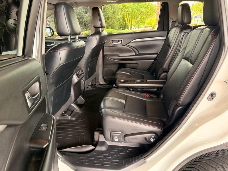 Toyota Highlander SE AWD V6 2019
