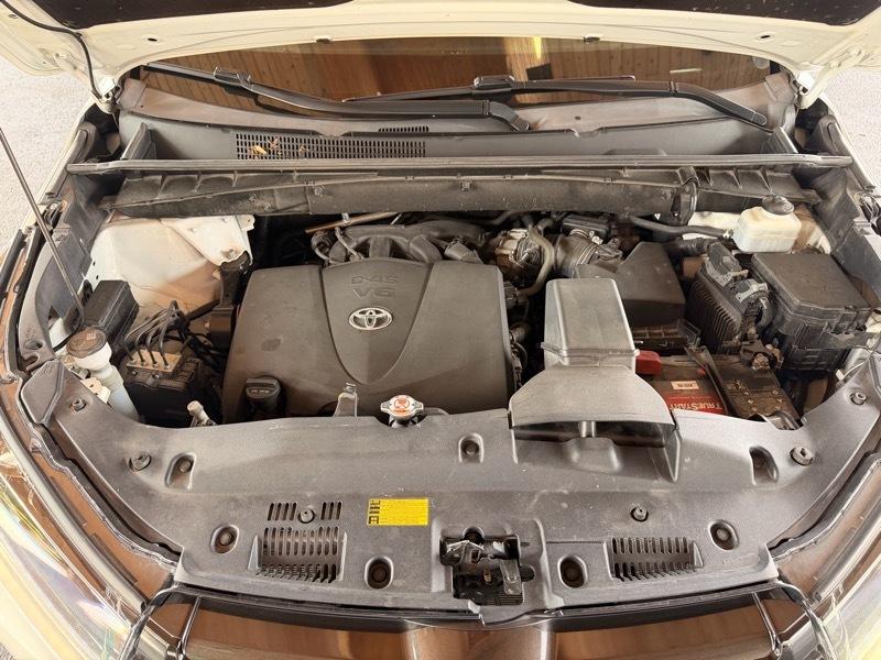 Toyota Highlander SE AWD V6 2019