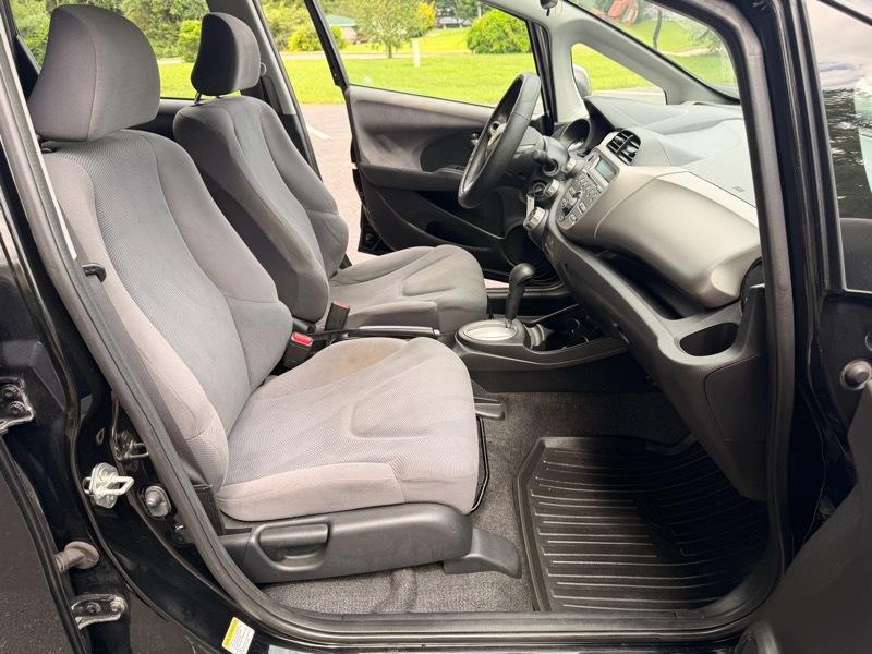 Honda Fit 5-Speed AT 2010