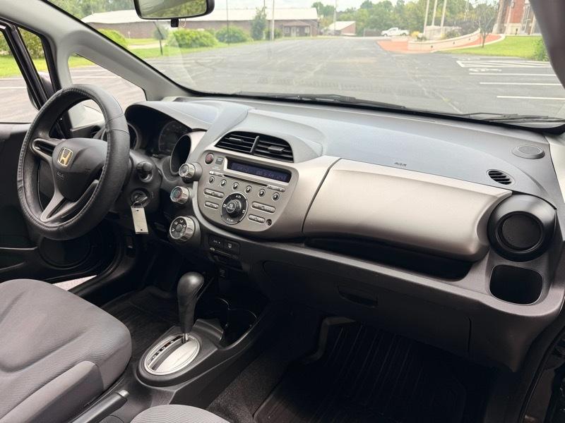 Honda Fit 5-Speed AT 2010