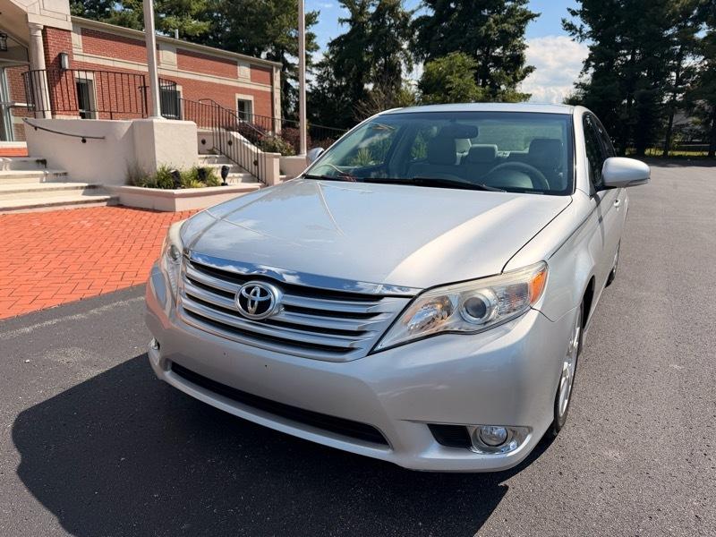 Toyota Avalon Base 2012