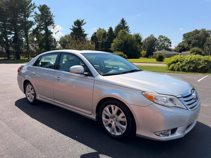 Toyota Avalon Base 2012