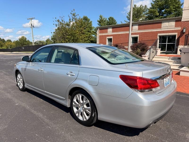 Toyota Avalon Base 2012
