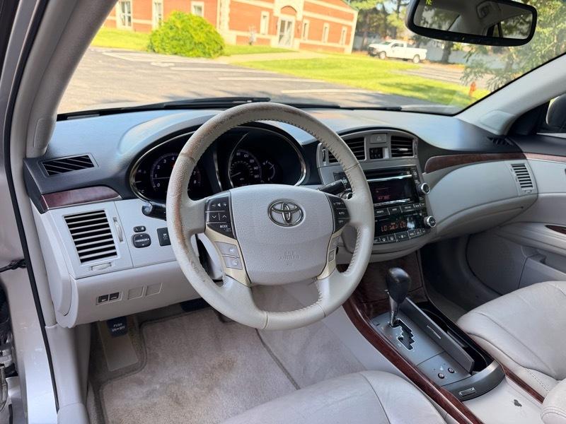 Toyota Avalon Base 2012