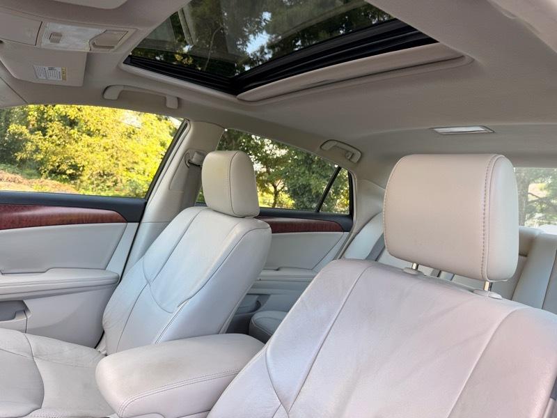 Toyota Avalon Base 2012