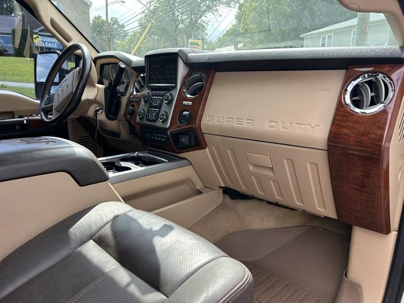 Ford F-350 SD King Ranch Crew Cab Long Bed DRW 4WD 2016