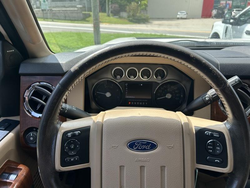 Ford F-350 SD King Ranch Crew Cab Long Bed DRW 4WD 2016
