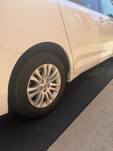 Toyota Sienna XLE FWD 8-Passenger V6 2013