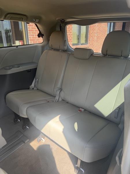 Toyota Sienna XLE FWD 8-Passenger V6 2013