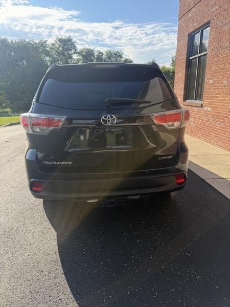 Toyota Highlander Limited FWD V6 2014