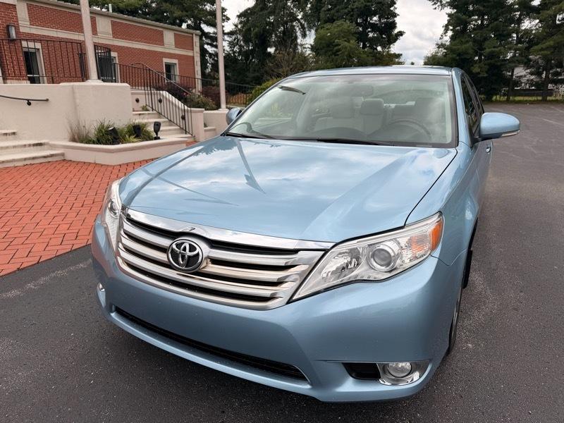 Toyota Avalon Limited 2011