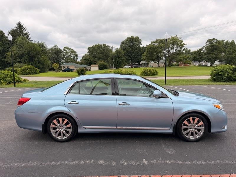 Toyota Avalon Limited 2011