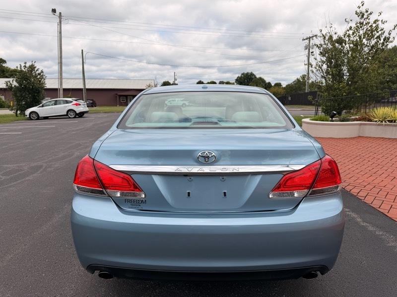 Toyota Avalon Limited 2011