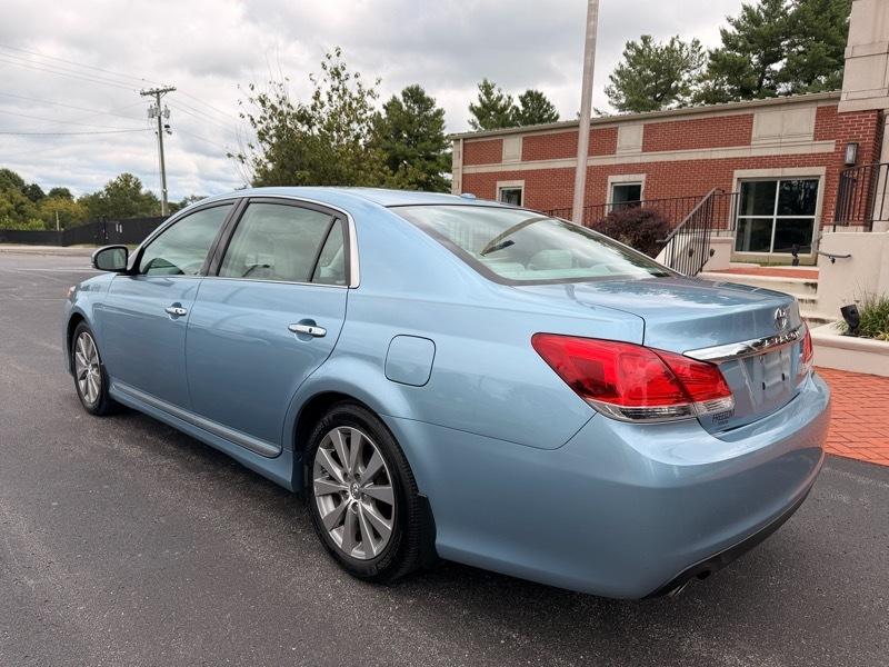Toyota Avalon Limited 2011