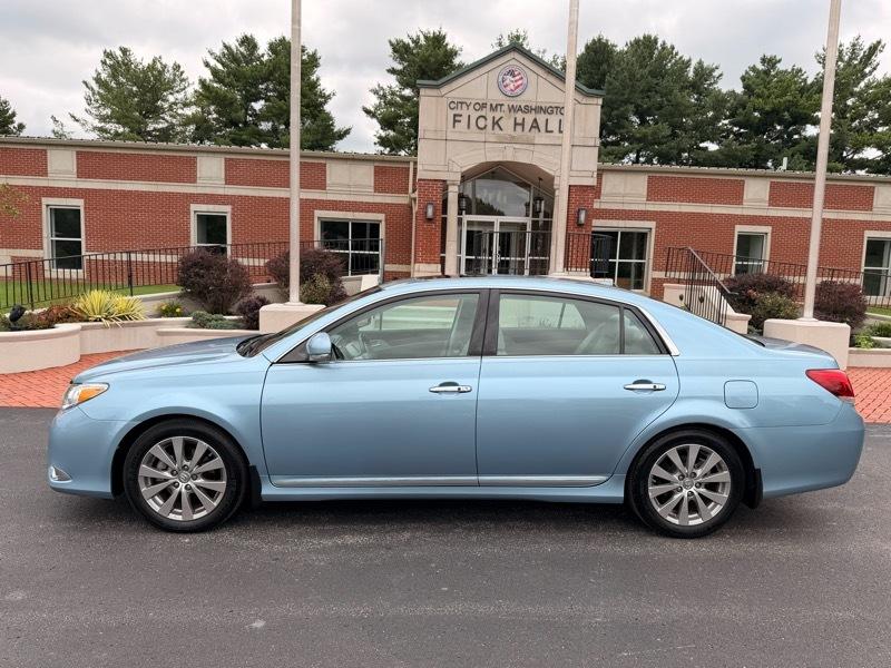 Toyota Avalon Limited 2011