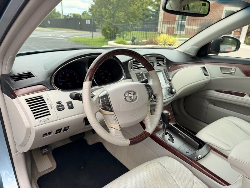 Toyota Avalon Limited 2011