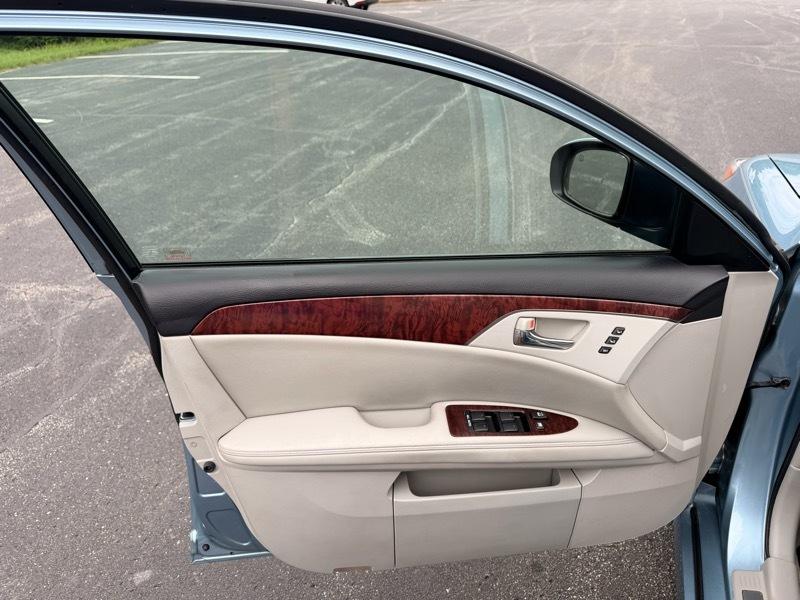 Toyota Avalon Limited 2011