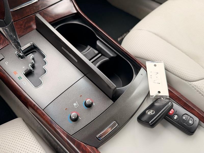 Toyota Avalon Limited 2011
