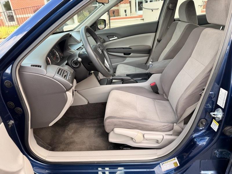 Honda Accord LX sedan AT 2009