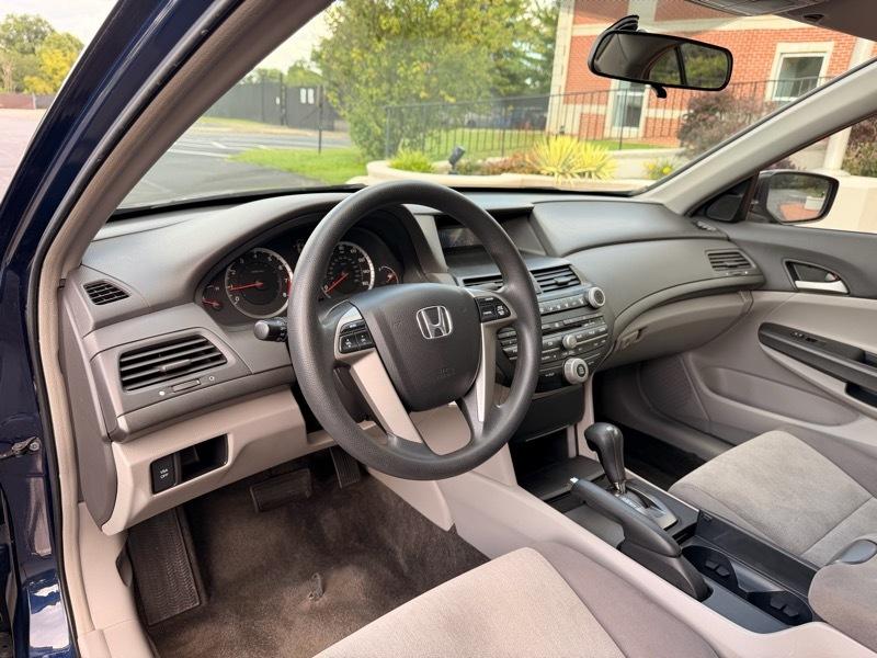 Honda Accord LX sedan AT 2009