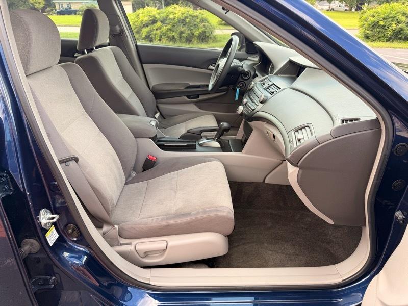 Honda Accord LX sedan AT 2009