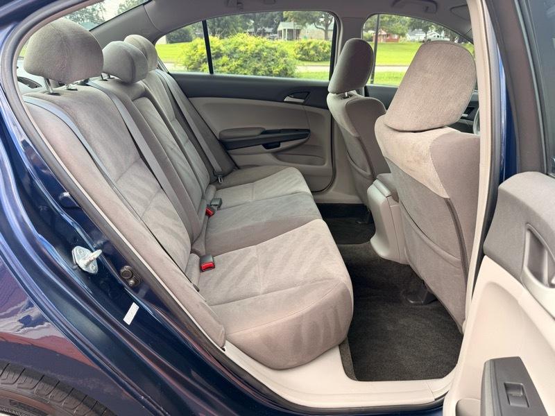 Honda Accord LX sedan AT 2009