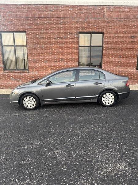 Honda Civic DX-VP Sedan 5-Speed AT 2009
