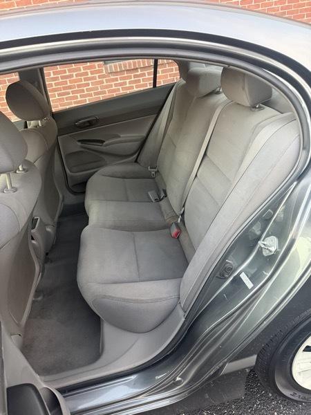 Honda Civic DX-VP Sedan 5-Speed AT 2009