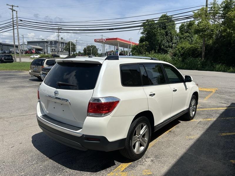 Toyota Highlander Limited 2WD 2013